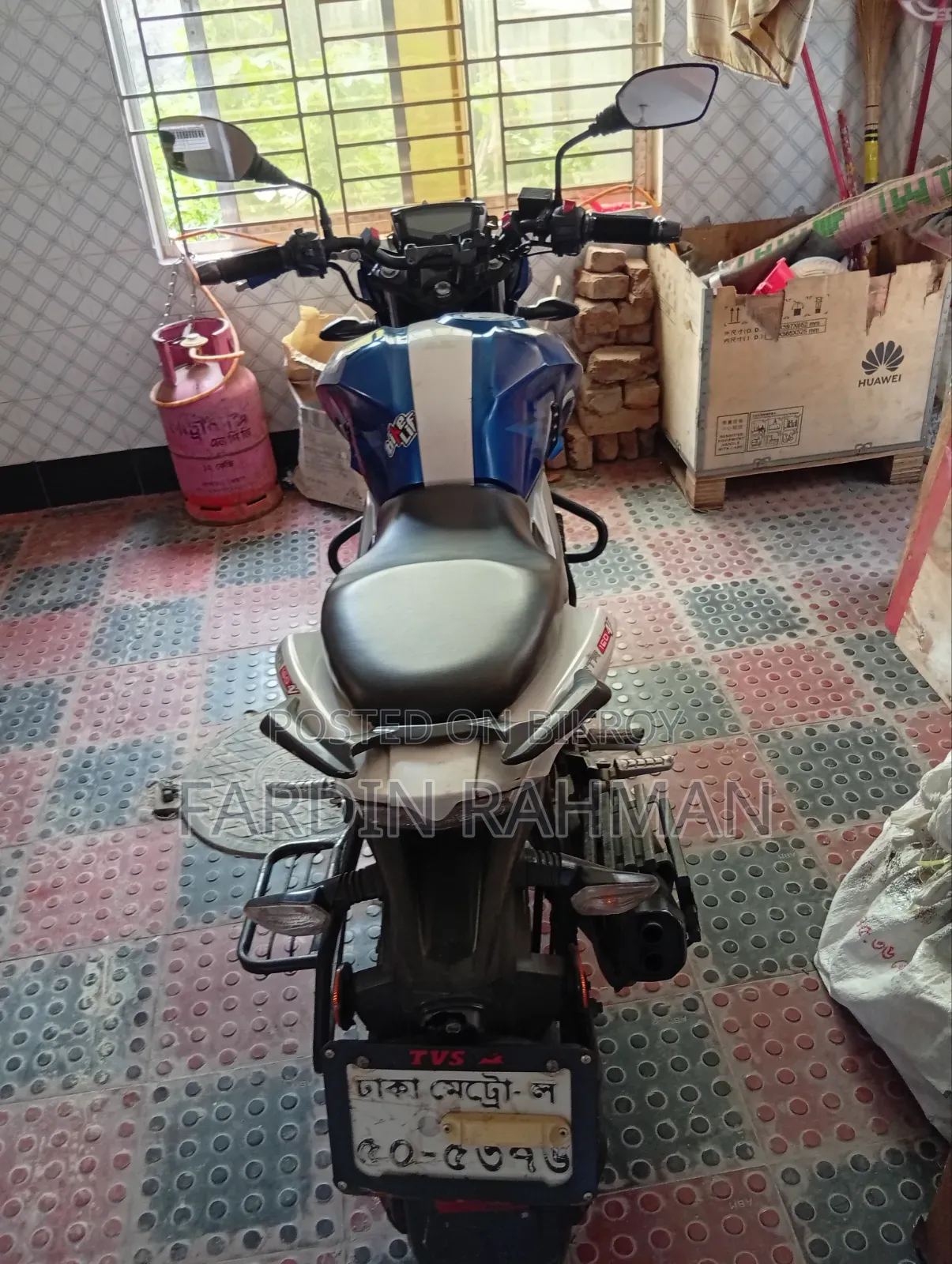 টিভিএস অ্যাপাচি ১৬০ ৪ভি ২০২০ নীল