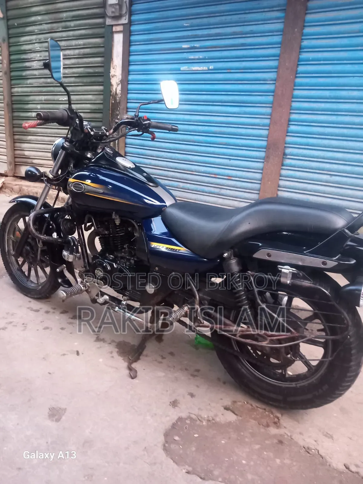 বাজাজ অ্যাভেঞ্জার ১৫০ স্ট্রিট ২০২৪ কালো