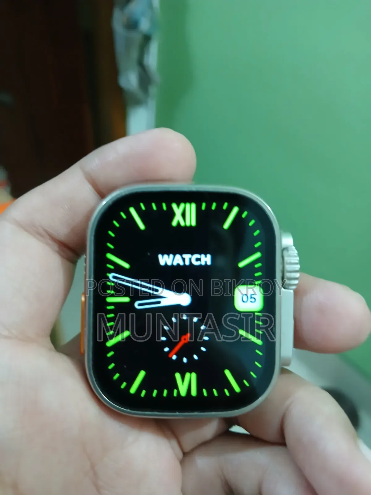 Y20 Ultra With 7 Unique Straps