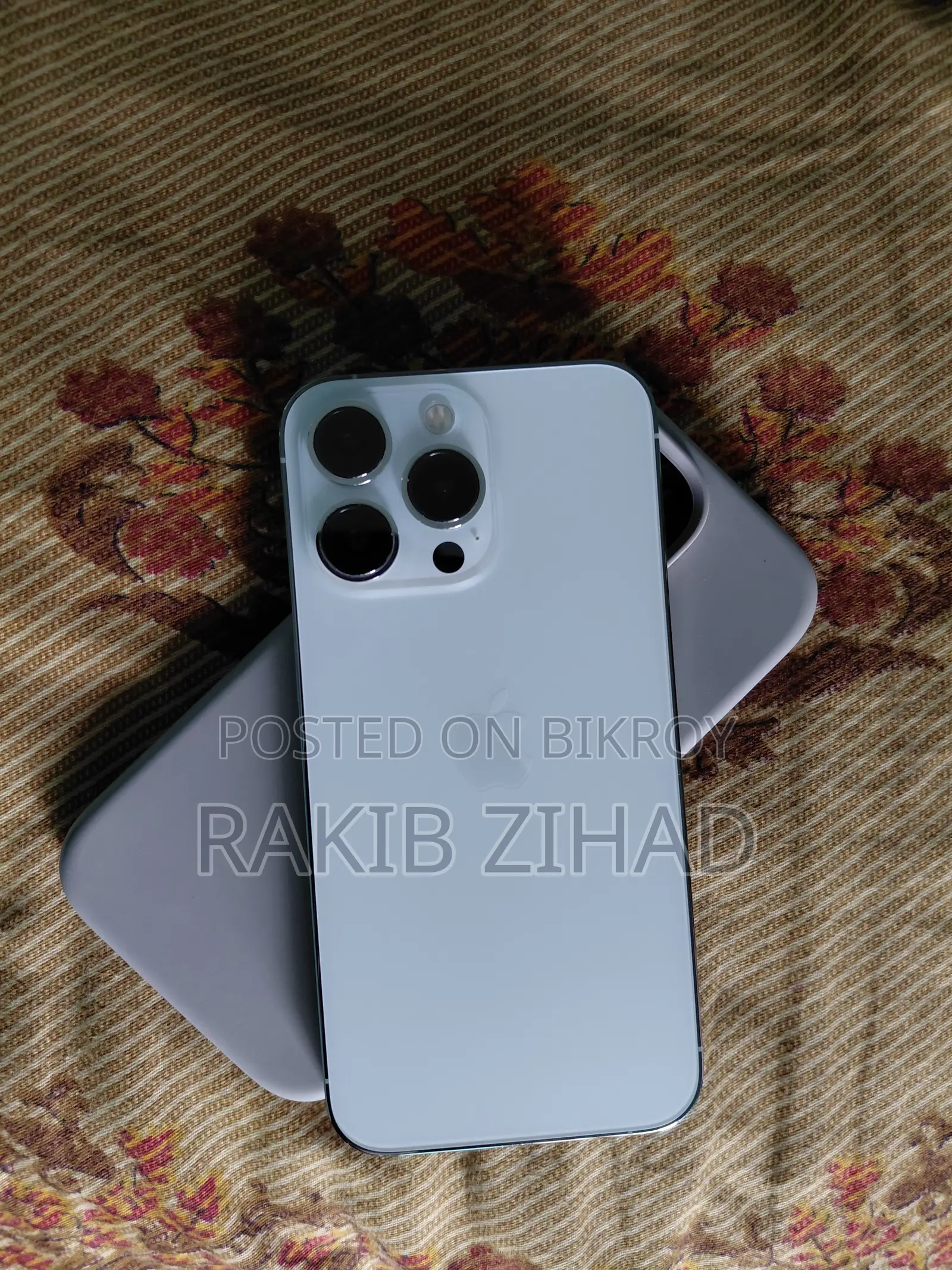 Cat 128 GB White