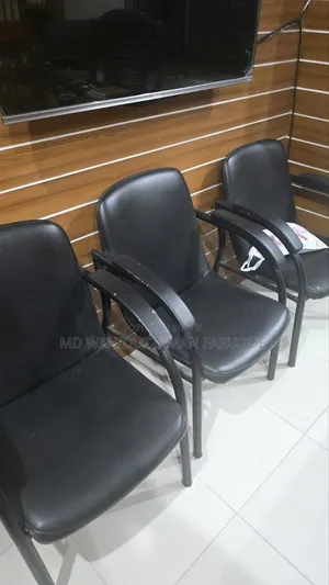 বিক্রয়ের জন্য চেয়ার