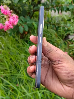 Vivo V25e 128 GB Orange