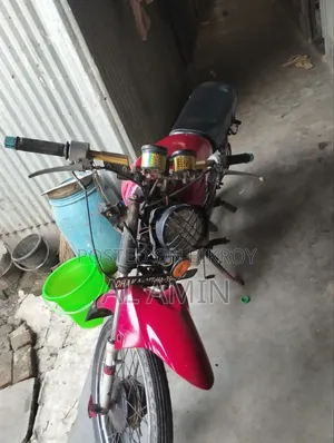 Honda 2001 Red
