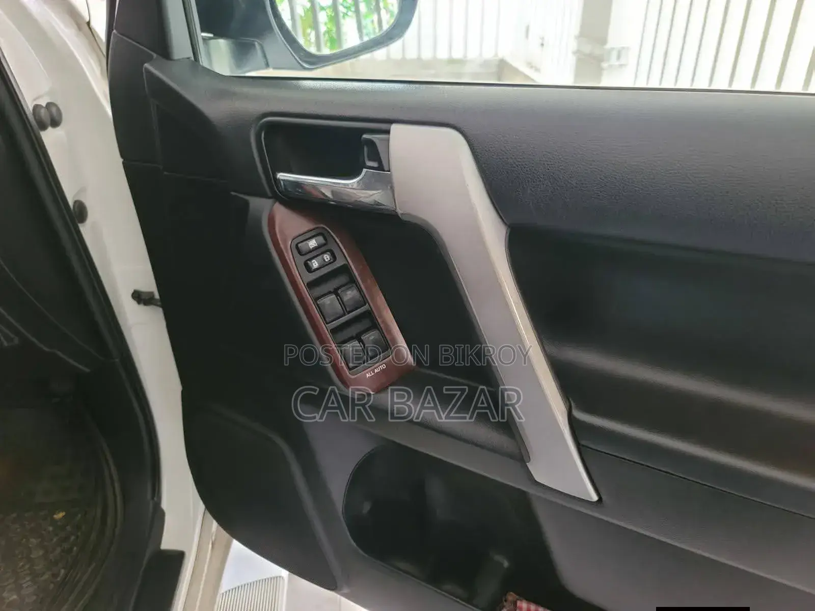 Toyota Land Cruiser Prado 2016 Pearl