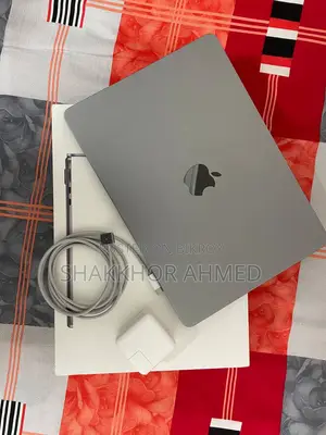 Laptop Apple MacBook Air 2022 M2 8GB Apple M2 SSD 256GB