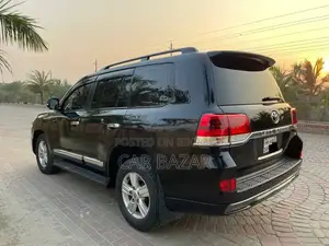 Toyota Land Cruiser 2015 Black