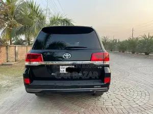 Toyota Land Cruiser 2015 Black