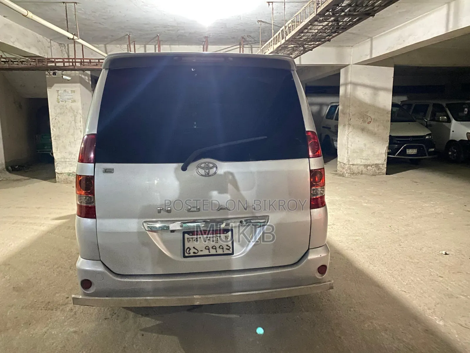 Toyota Noah 2002 Silver