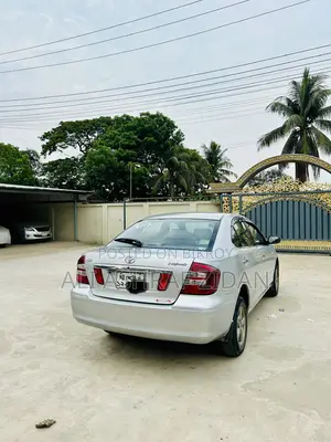 টয়োটা প্রিমিয়ো ২০০২ সিলভার