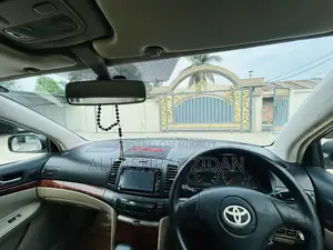 টয়োটা প্রিমিয়ো ২০০২ সিলভার