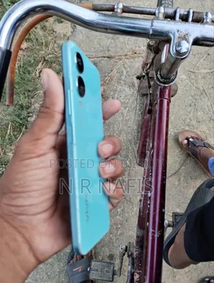 Vivo Y28 8 GB Gray