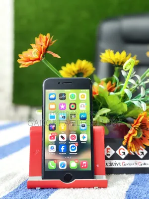 Apple iPhone SE (2022) 128 GB Black