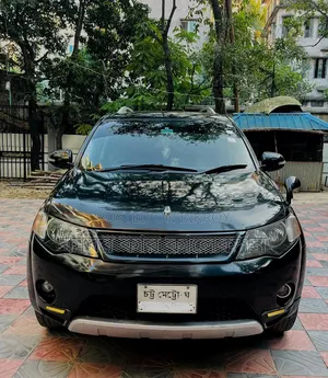 মিতসুবিশি আউটল্যান্ডার ২০১০ কালো
