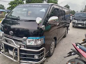 Toyota HiAce 2005 Black