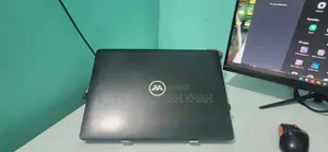 Laptop 8GB Intel Core I3 1TB HDD+SSD