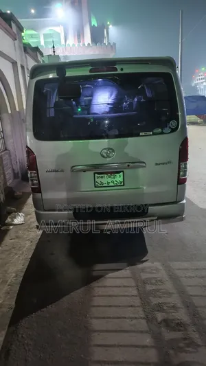 টয়োটা হায়েজ ২০১৪ সিলভার