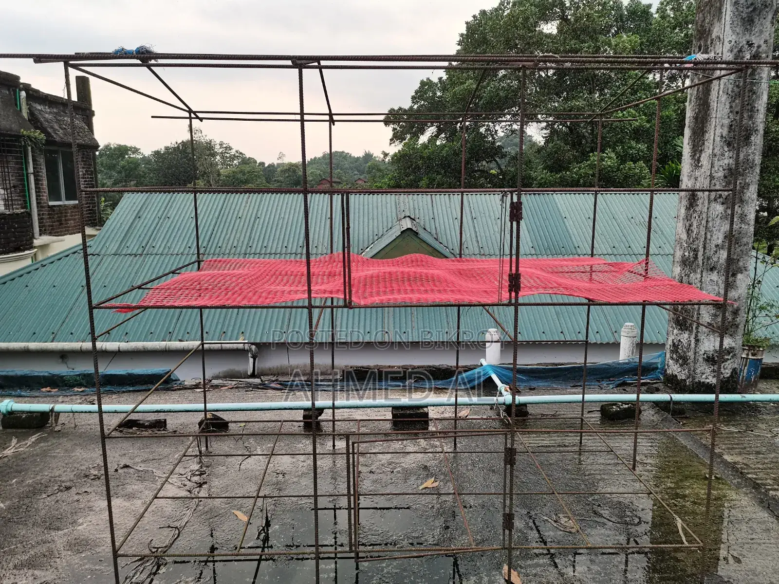 Cage (made of iron rods)