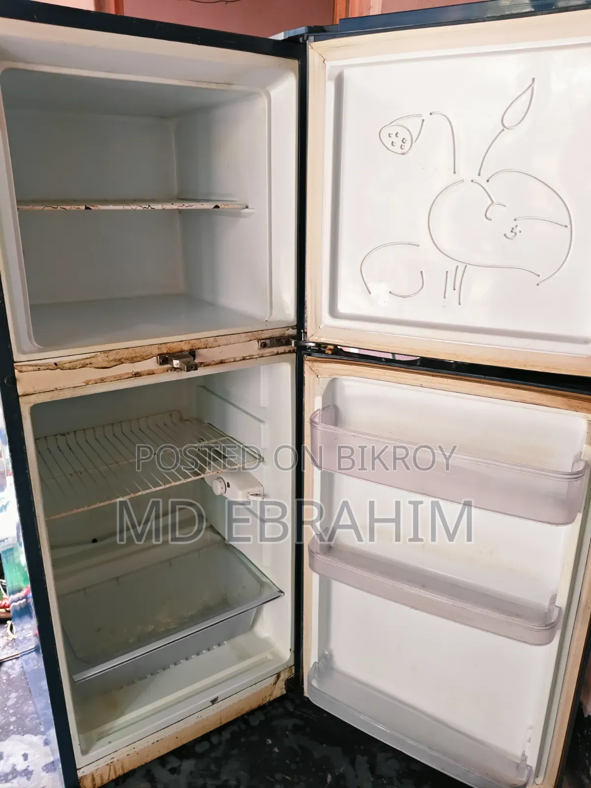 একটি ভালো ফ্রিজ বিক্রি হবে
