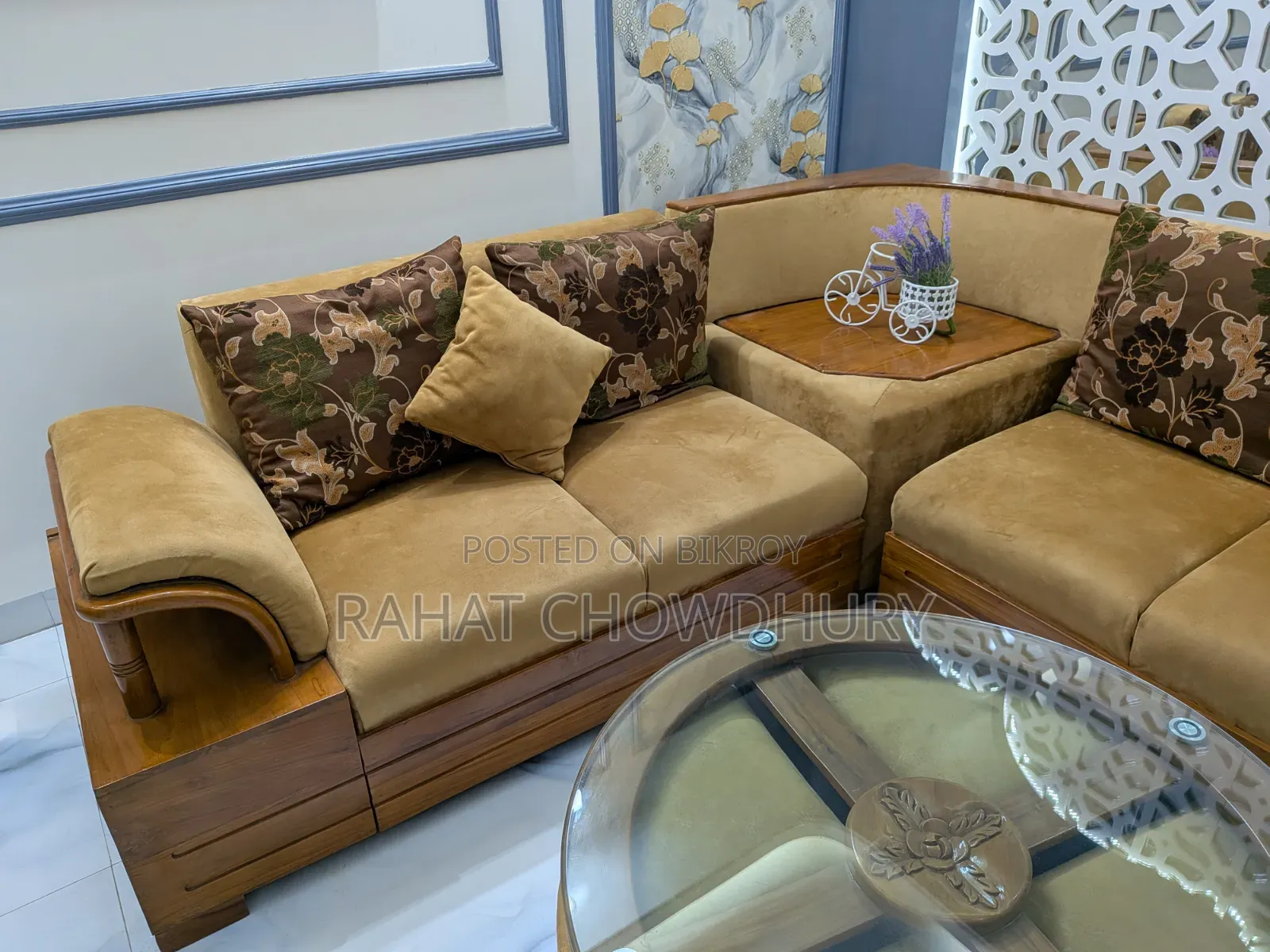 L- Shaped Sofa Set With Table
