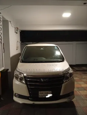 Toyota Noah 1.8 Front Wheel Drive Hybrid (7 Seater) 2020 White
