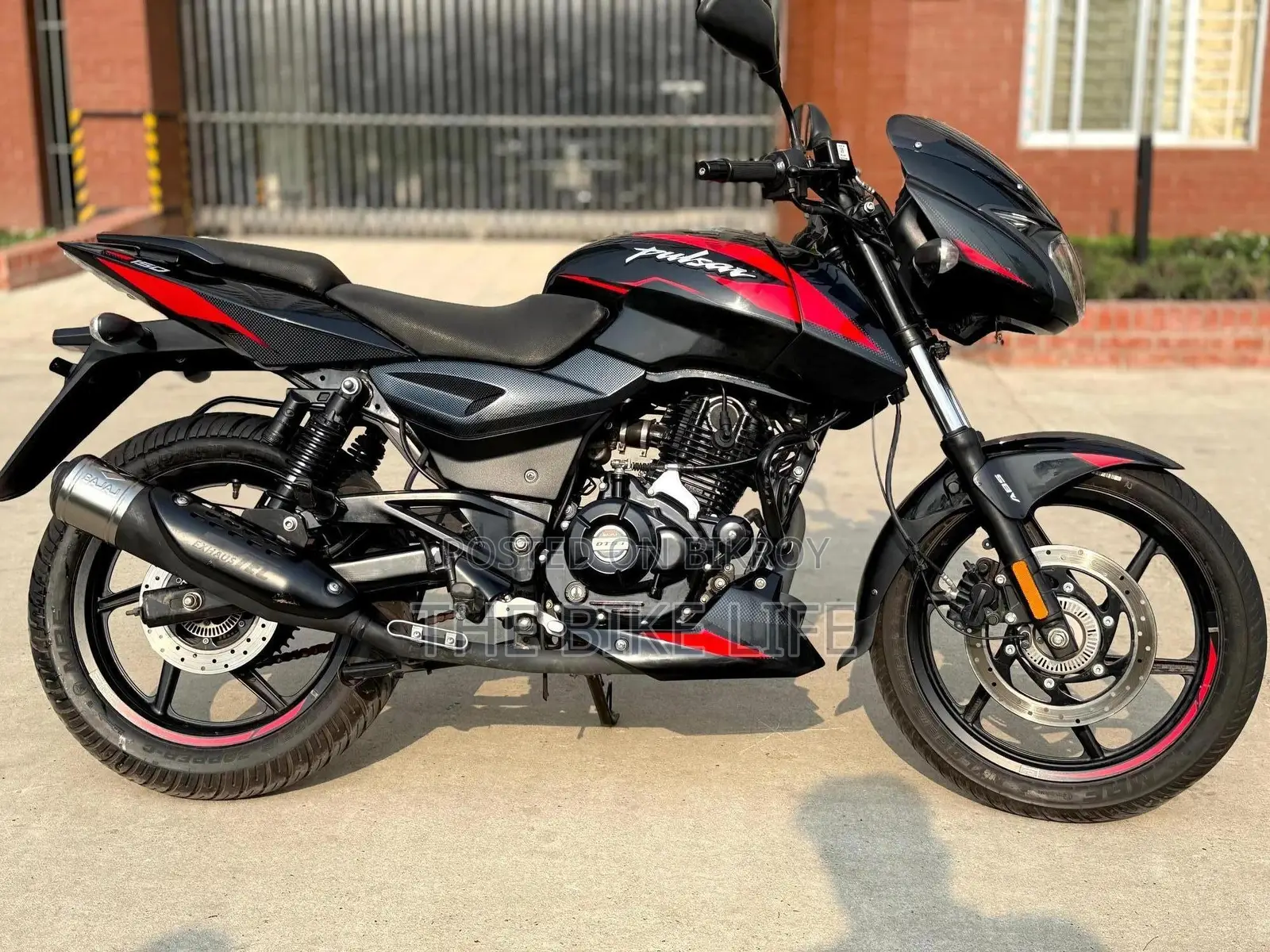 Bajaj Pulsar 150 2026 Red