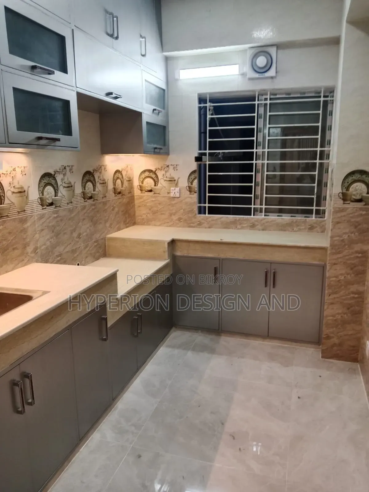Furnished 3-bedroom Apartment in Banasree for sale