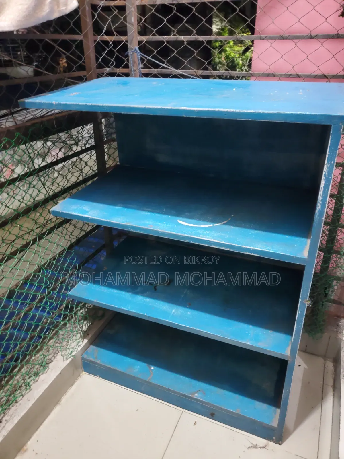 Wooden shelf with 3 tiers