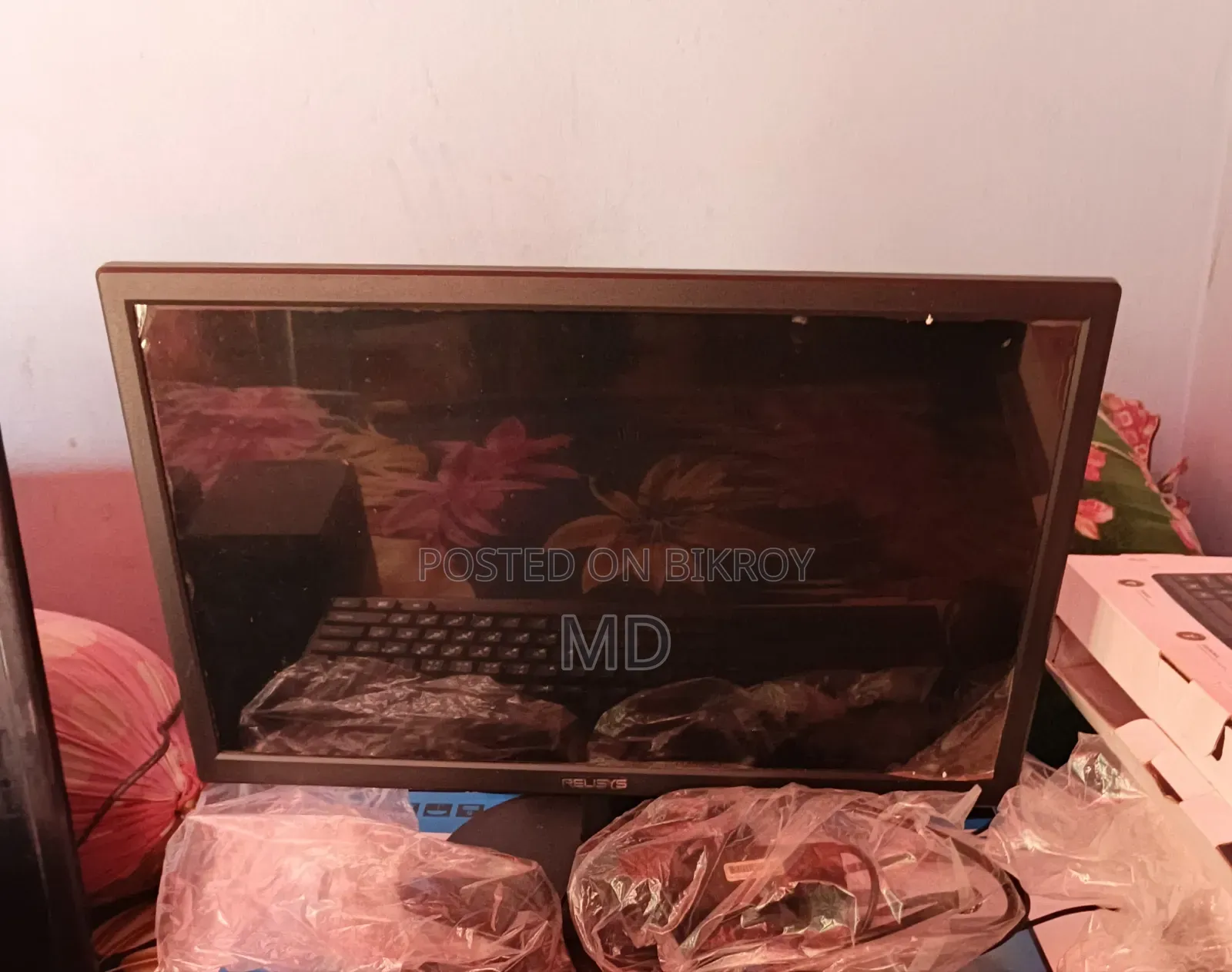 New computer monitor used for 1-2 months.
