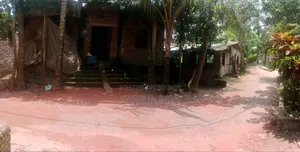 বাড়ি এবং ১৬শতাংশ জমি বিক্রি হবে