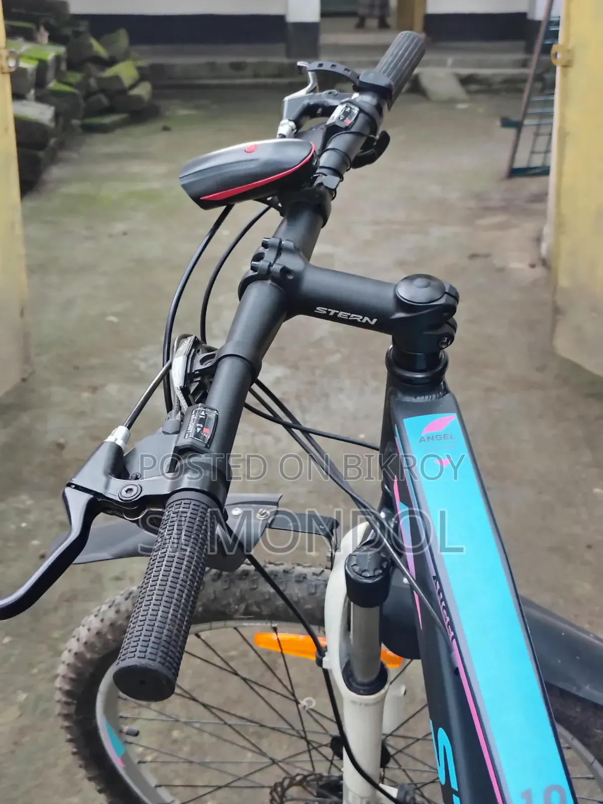 রাশিয়ান ব্র‍্যান্ড "Stern" এর গিয়ার সাইকেল বিক্রয় হবে।