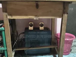 কম্পিউটার টেবিল