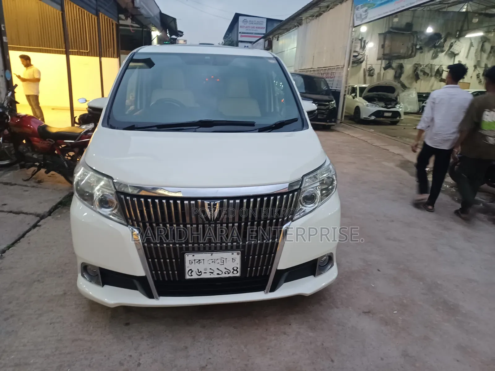 Toyota Noah 2014 Pearl