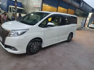 Toyota Noah 2014 Pearl