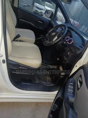 Toyota Noah 2014 Pearl