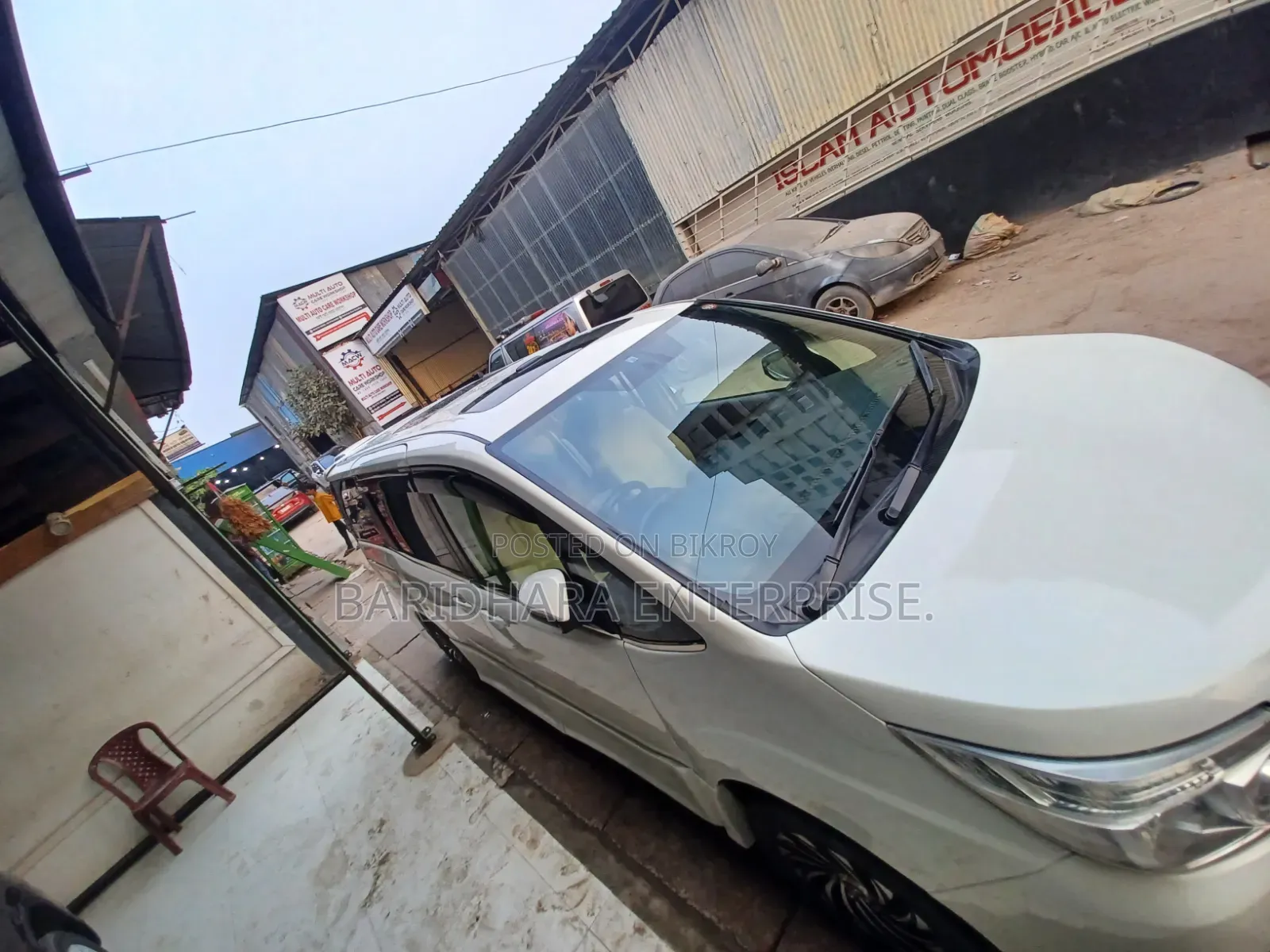 Toyota Noah 2014 Pearl