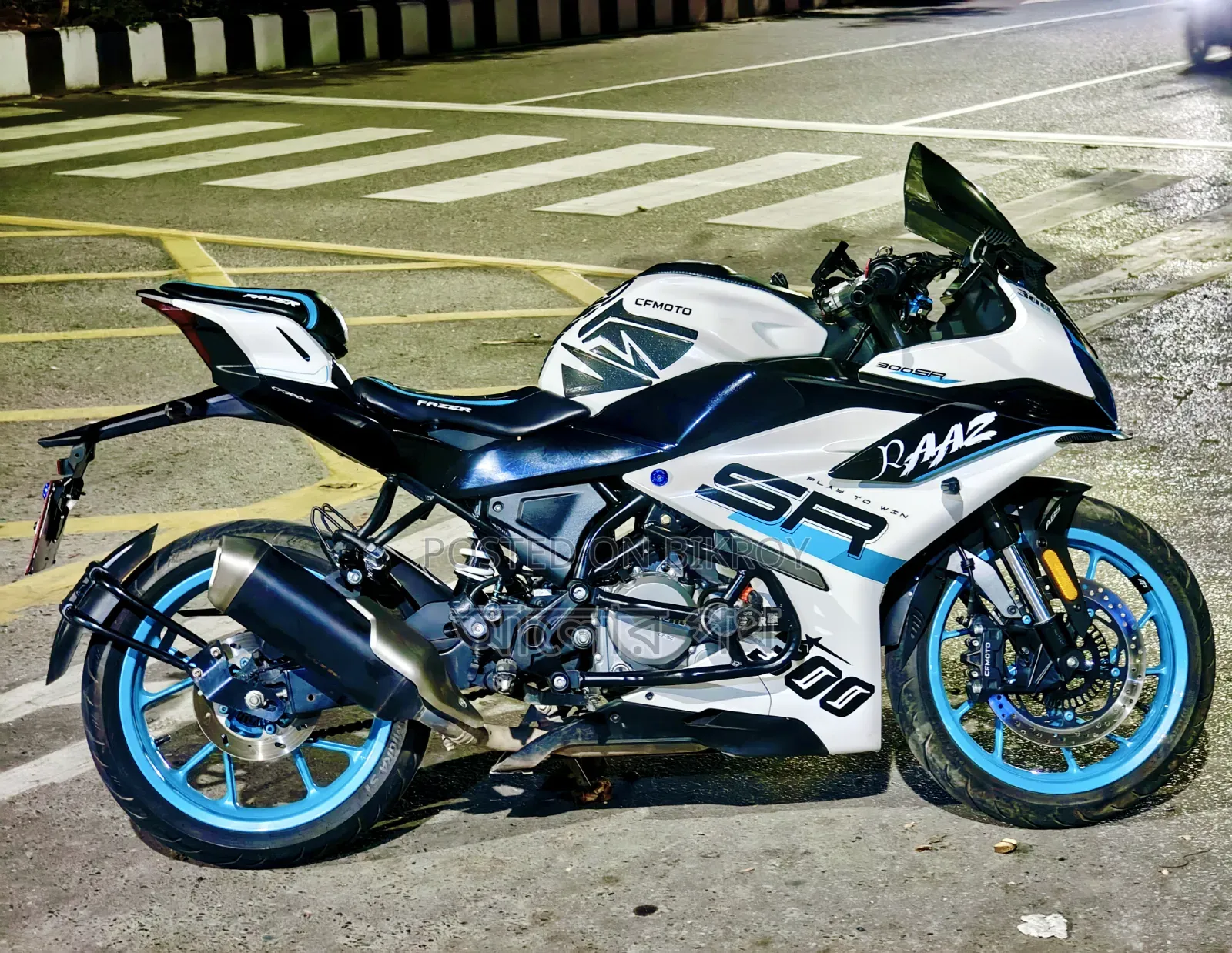CFMoto 300SR 2025 White
