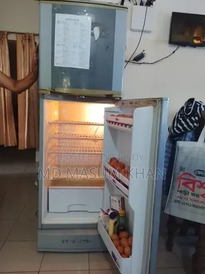 ফুল ফ্রেশ ফ্রিজ বিক্রি হবে।