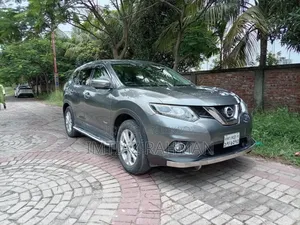 Nissan X-Trail 2.0 Hybrid FWD 2016 Gray