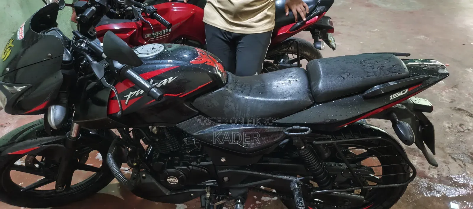 নতুন Bajaj Pulsar 150 ২০২২ কালো