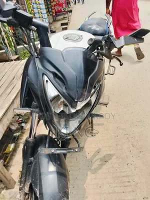 Bajaj Pulsar NS 160 2018 হোয়াইট