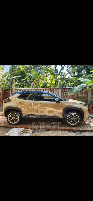 টয়োটা করোলা ক্রস হাইব্রিড এস অল হুইল ড্রাইভ ২০২৪ গোল্ড