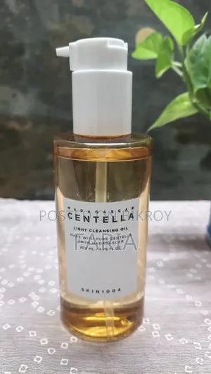 Skin1004 Madagascar Centella Light Cleansing Oil (200ml) - Original