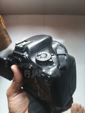 VIDEO CAMERA