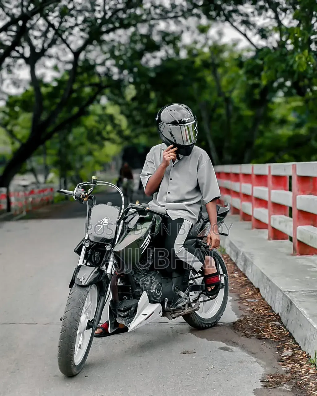 টিভিএস অ্যাপাচি আরটিআর ১৬০ ২ভি ২০১৮ নীল