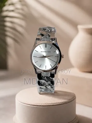 Michael Kors brings this luxury ladies watch.