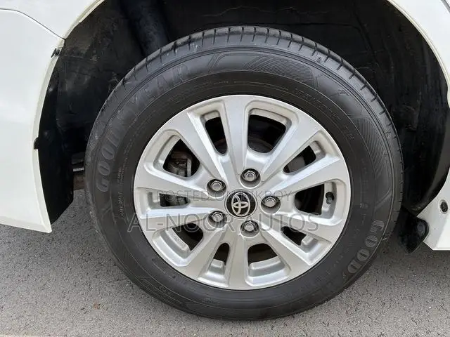 Toyota Noah 2021 Pearl