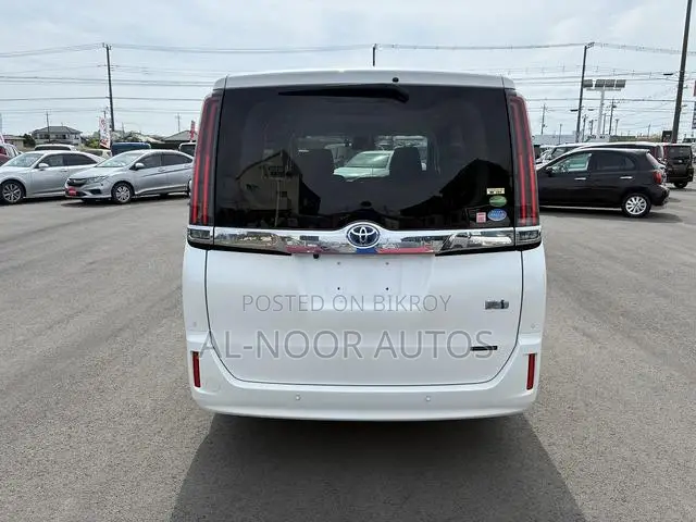Toyota Noah 2021 Pearl