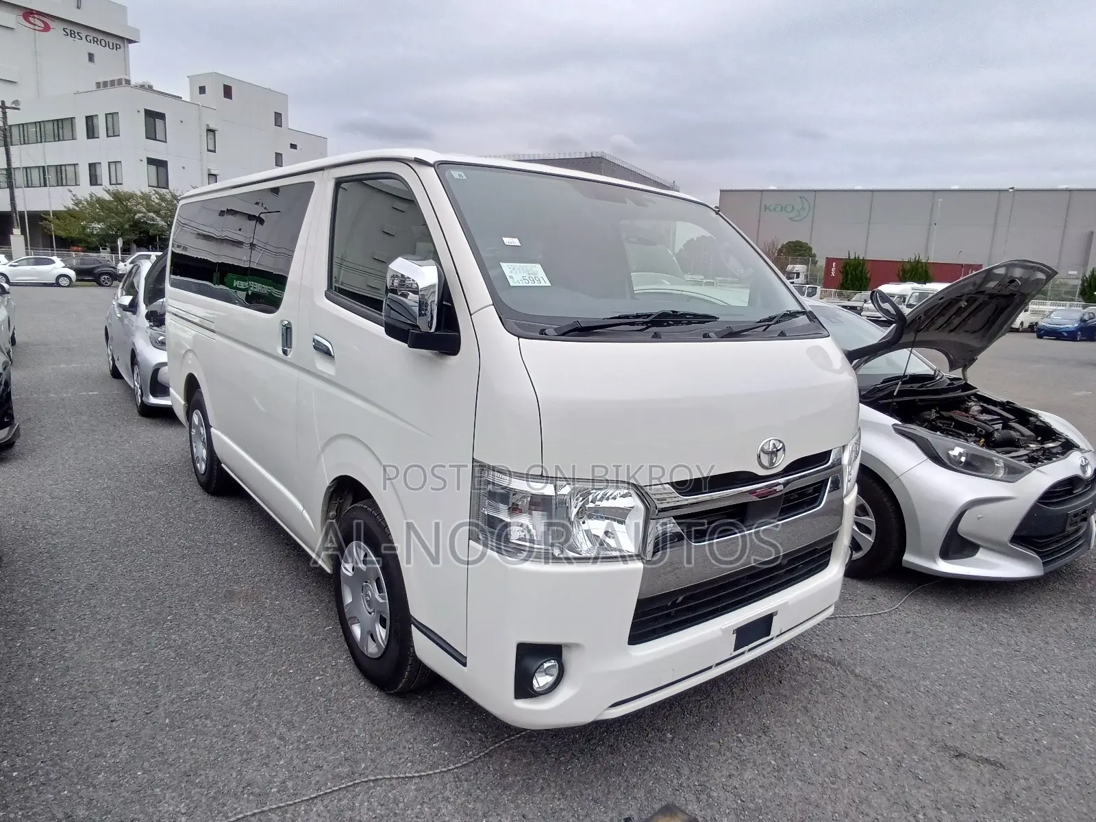 Toyota HiAce 2021 White