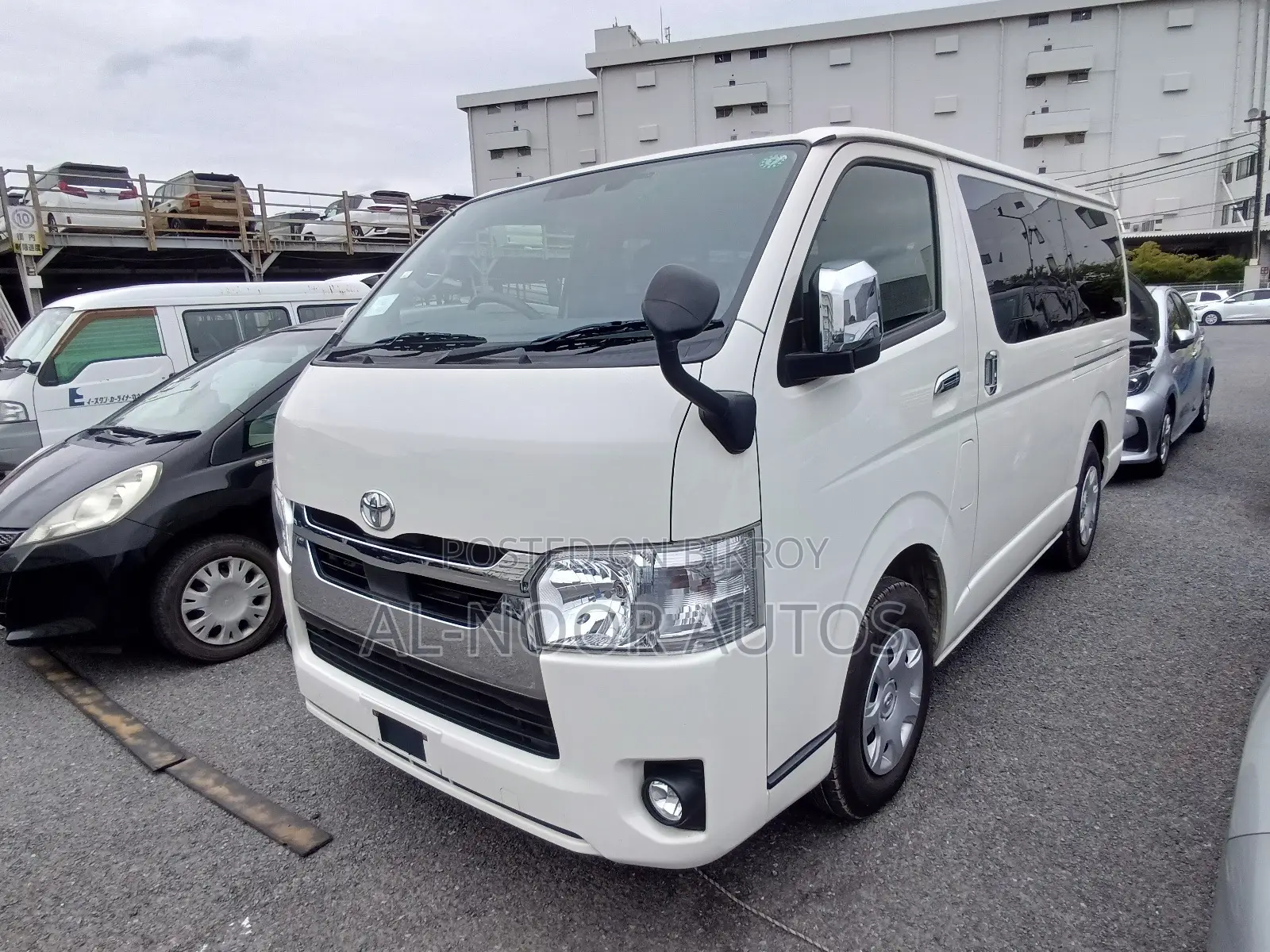Toyota HiAce 2021 White