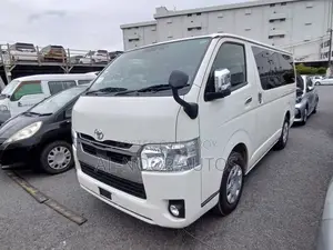 Toyota HiAce 2021 White